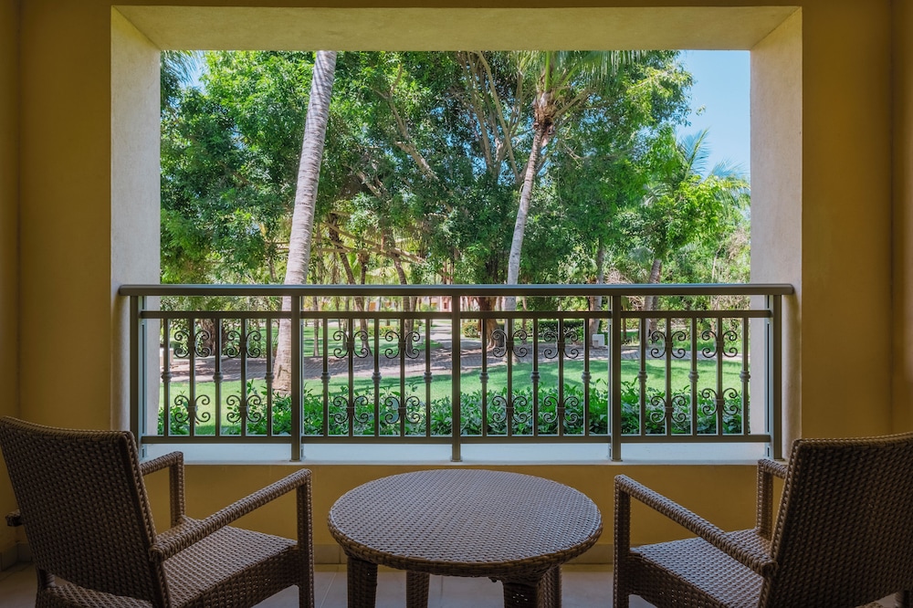 Iberostar Waves Bahia 50/61