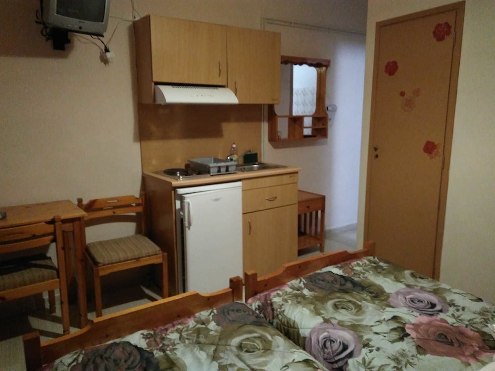 ASTIR ROOMS 9/38