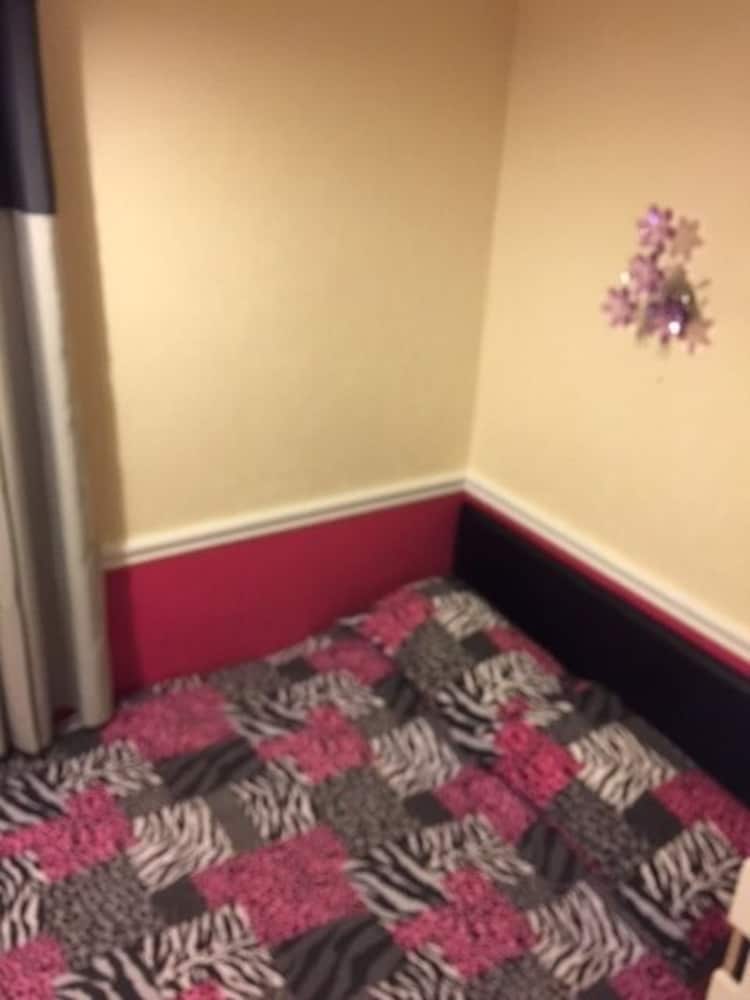 Trentham Private Hotel 16/50