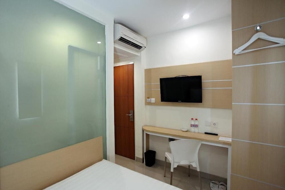 Nite And Day Surabaya Gunungsari 18/30