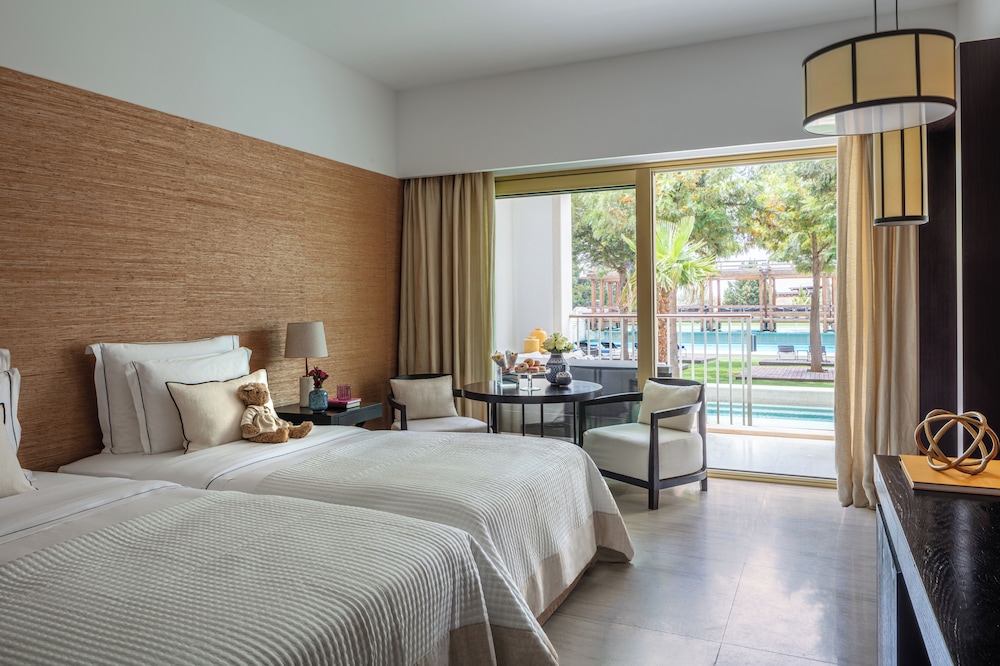 Signature, Twin Beds, Terrace, Pool Access