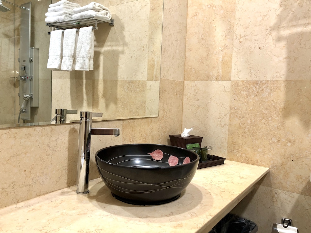 THE ELDON LUXURY SUITES photo2