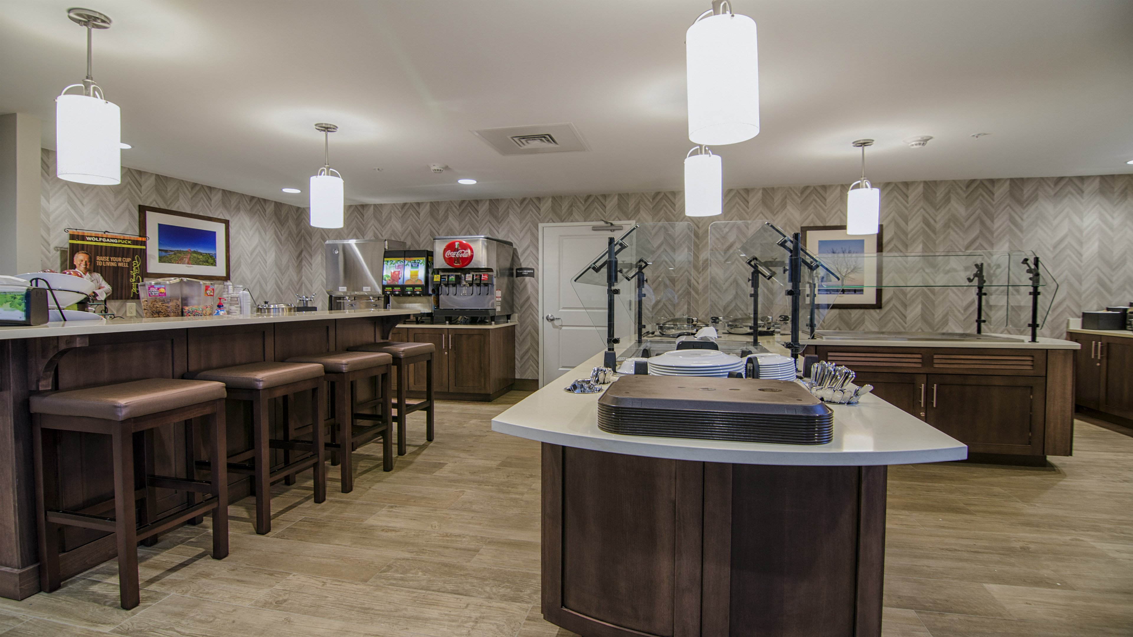 STAYBRIDGE SUITES MARQUETTE 55/82