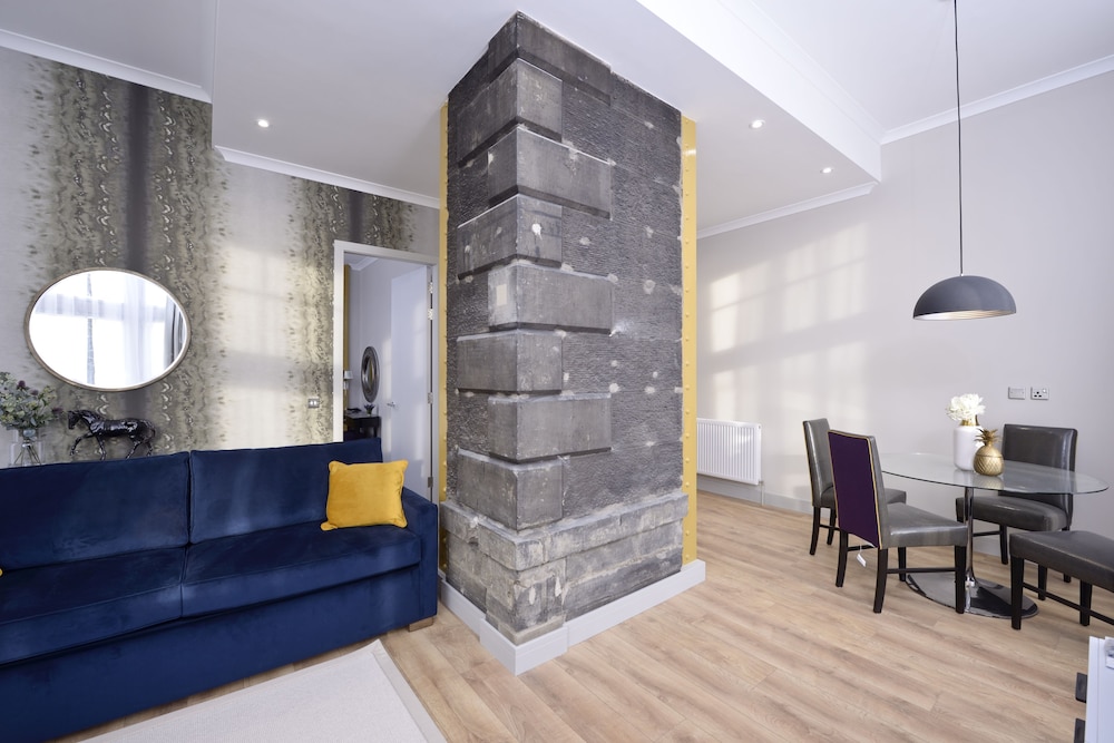 Destiny Scotland Charlotte SQ Apartments 14/25