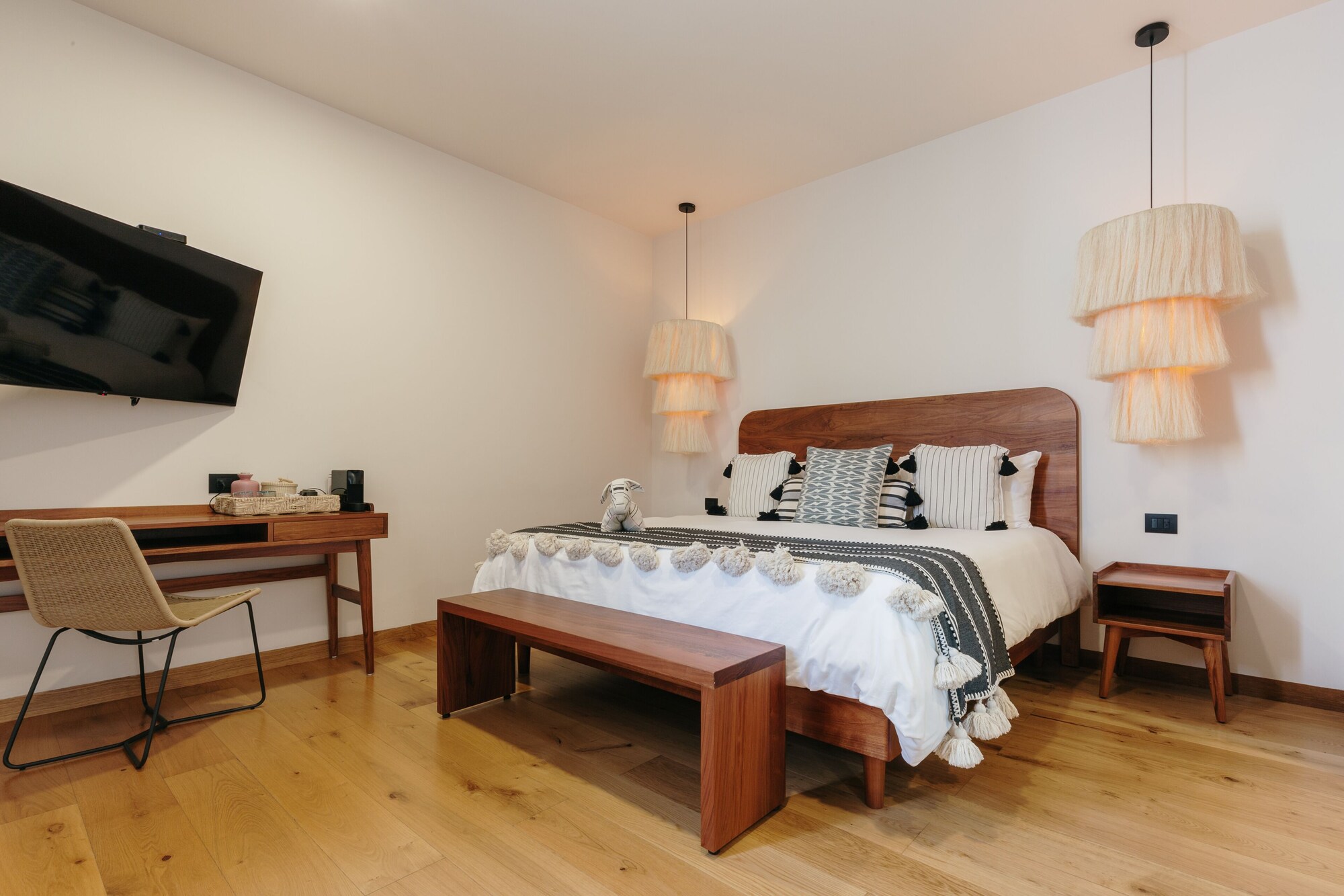 SUPERIOR, KING BED