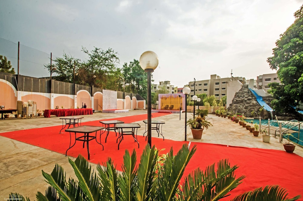 Quality Inn Regency Nasik 61/66