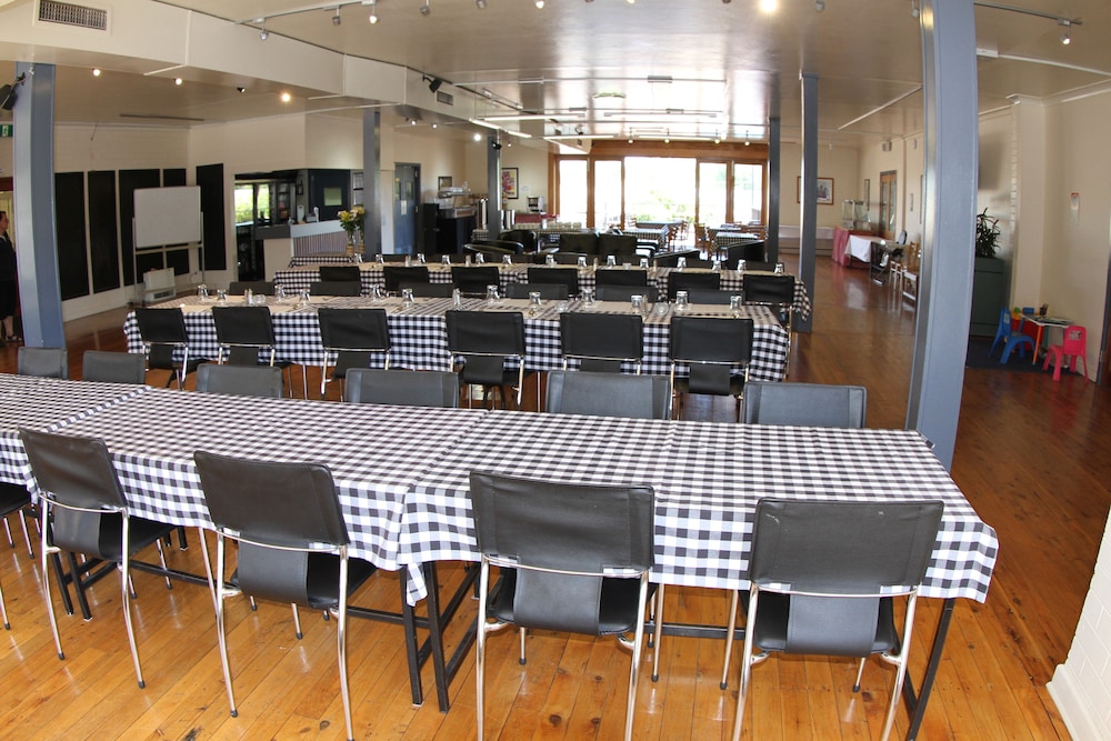 Townhouse Motel Cowra 9/56
