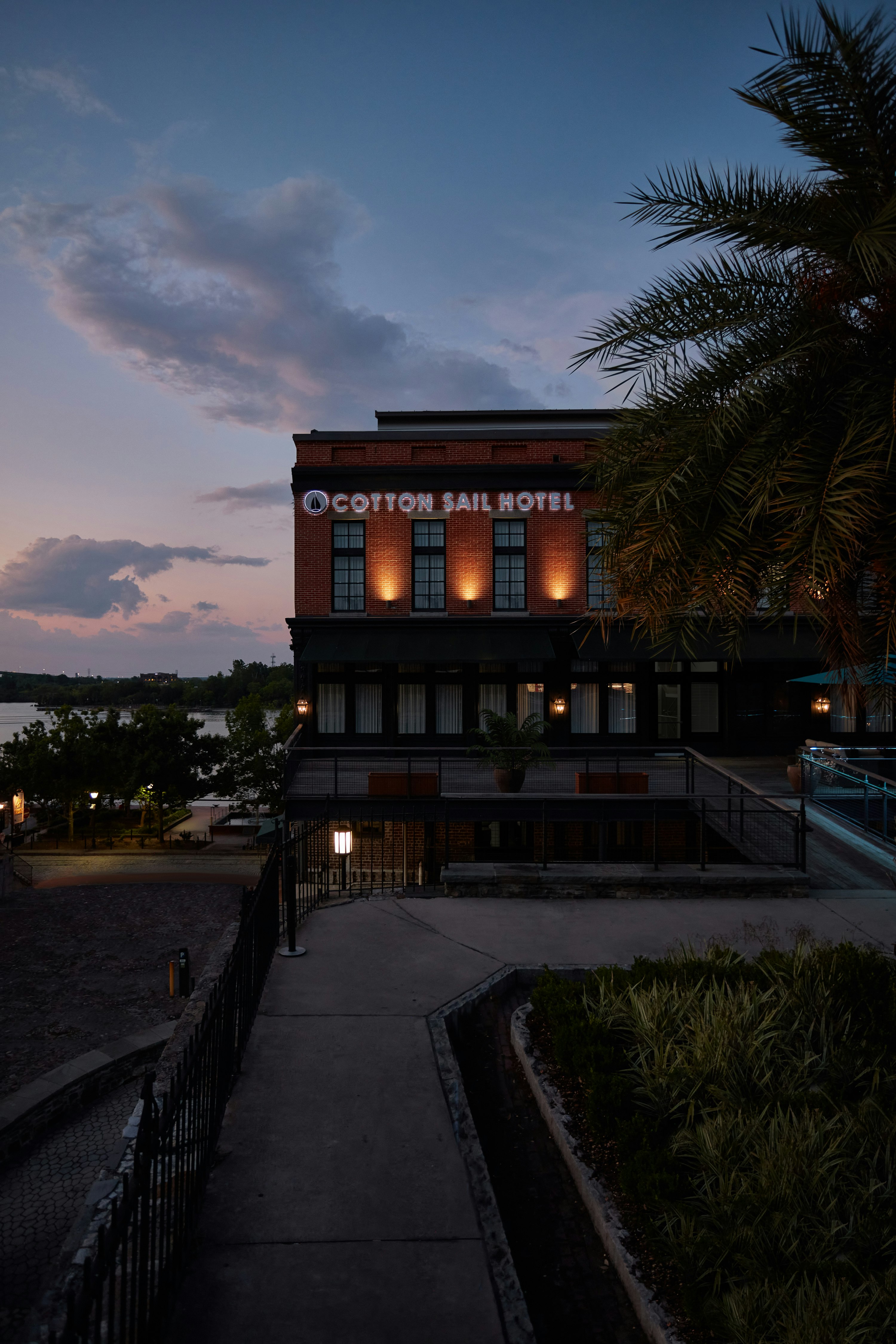 The Cotton Sail Hotel Savannah, Tapestry Collection by Hilton 5/45