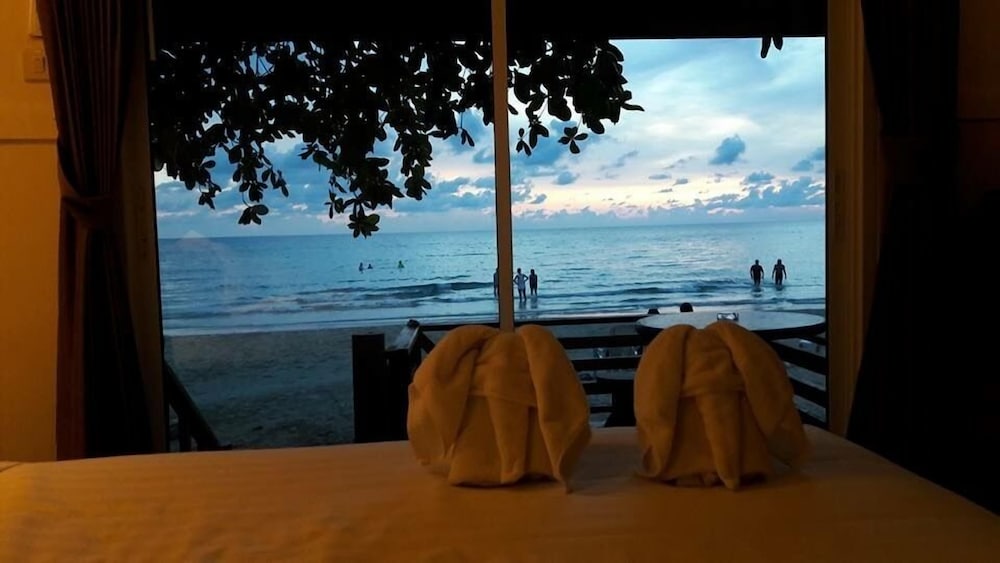 Apple Beachfront Resort 57/69