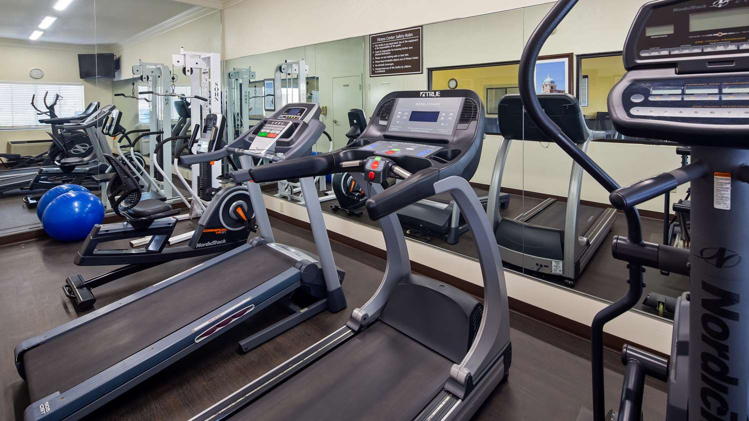 Best Western Inn & Suites Byron 4/10