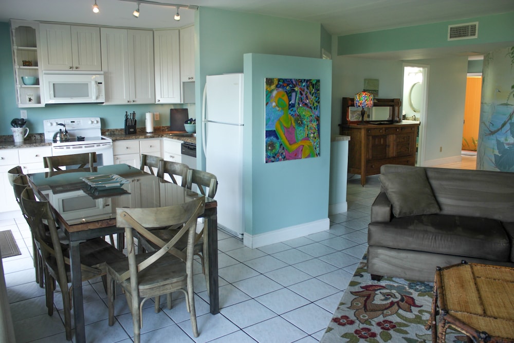 Beach Place Guesthouses 48/74