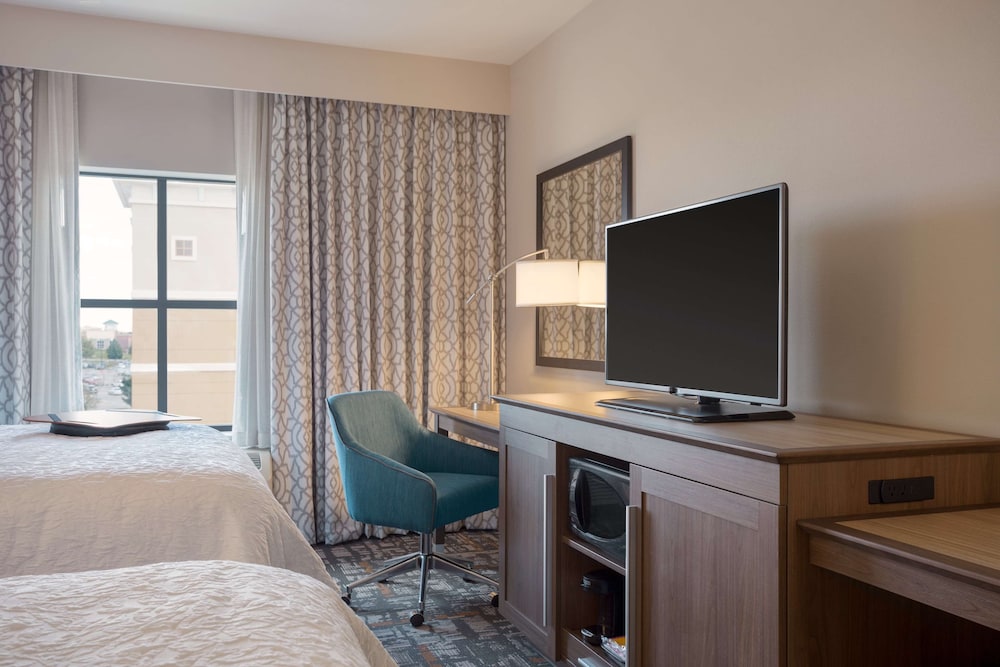 Hampton Inn Suites West Des Moines Sw Mall Area Ia 38/41