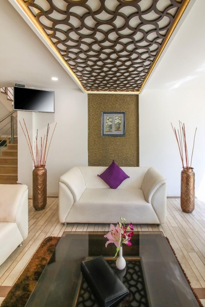 Icon Suites By Bhagini 35/50