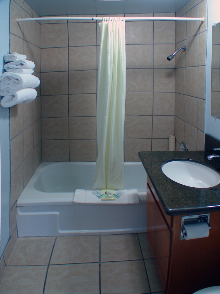 The Inn At Salmon Creek 20/23