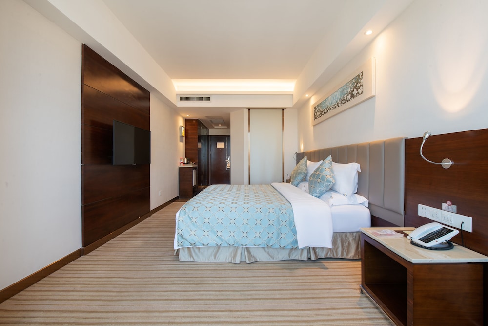 L Hotel Changsheng 36/62