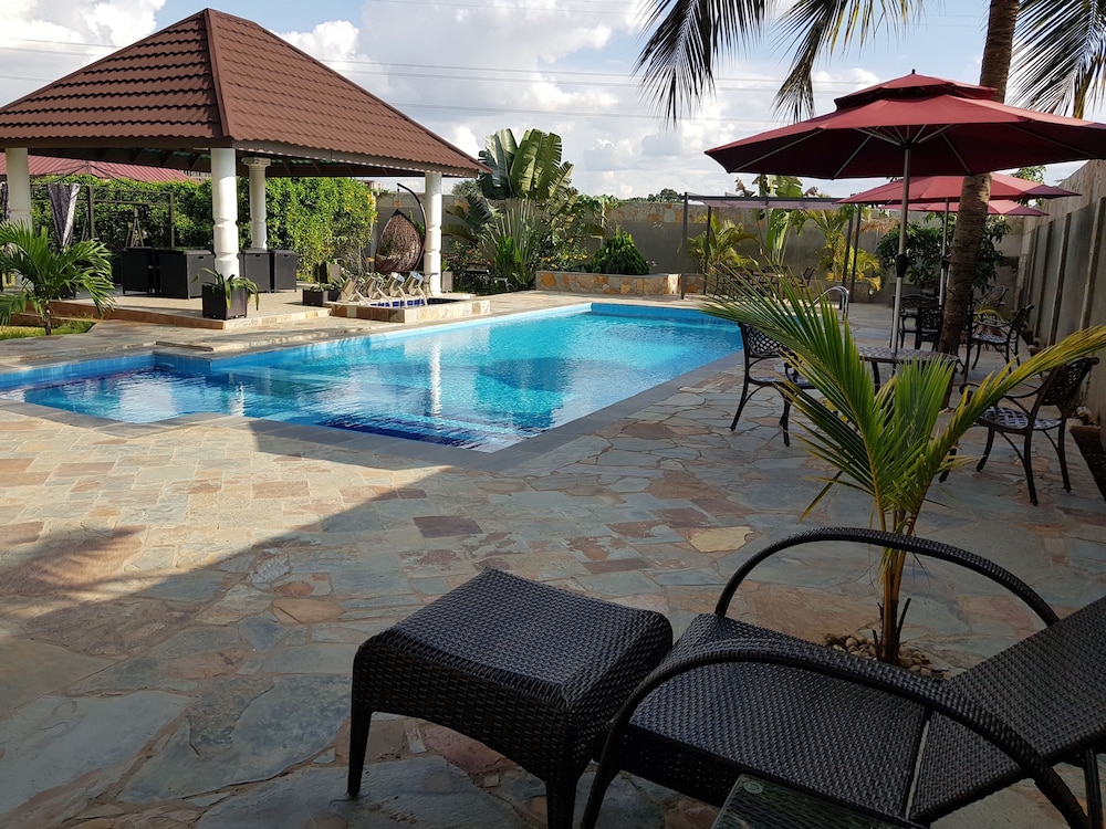 Sweet Garden Hotel 25/29