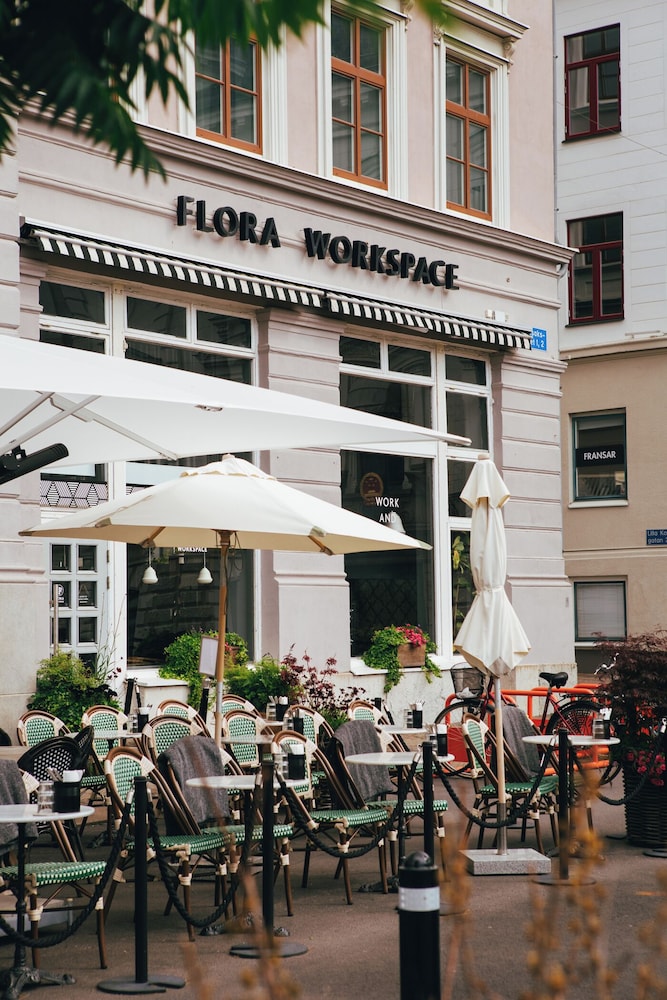 Hotel Flora 44/50