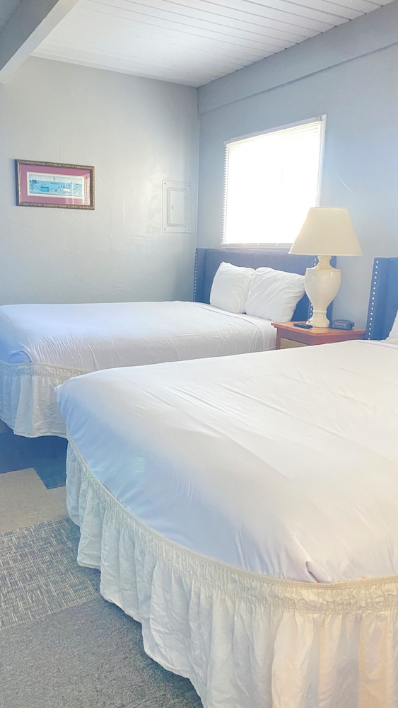 Ocean Shores Inn Suites 16/49
