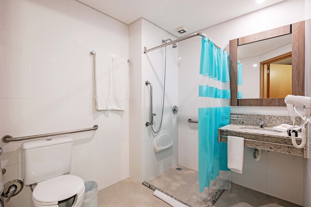 Slim Hotel Curitiba Av. das Torres 24/27