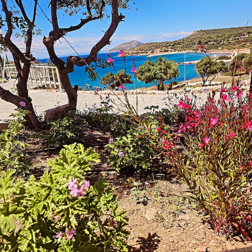 Poseidon Apartments & Villas by the Sea 50/54