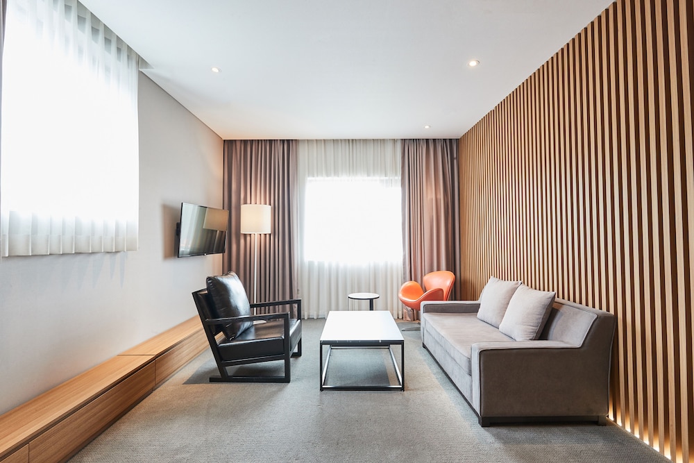 Eden Paradise Hotel 33/63