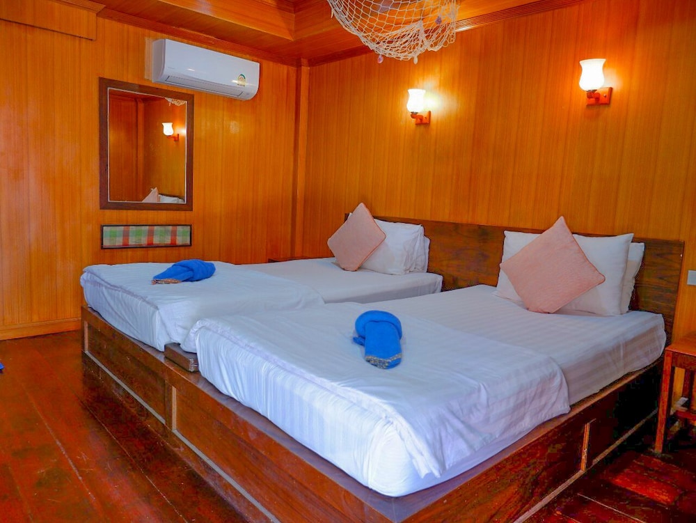 Lipe Power Beach Resort 10/50
