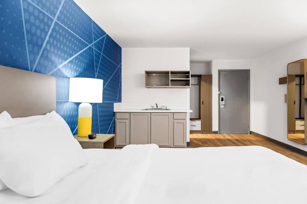 Upgrade, Suite, King Bed