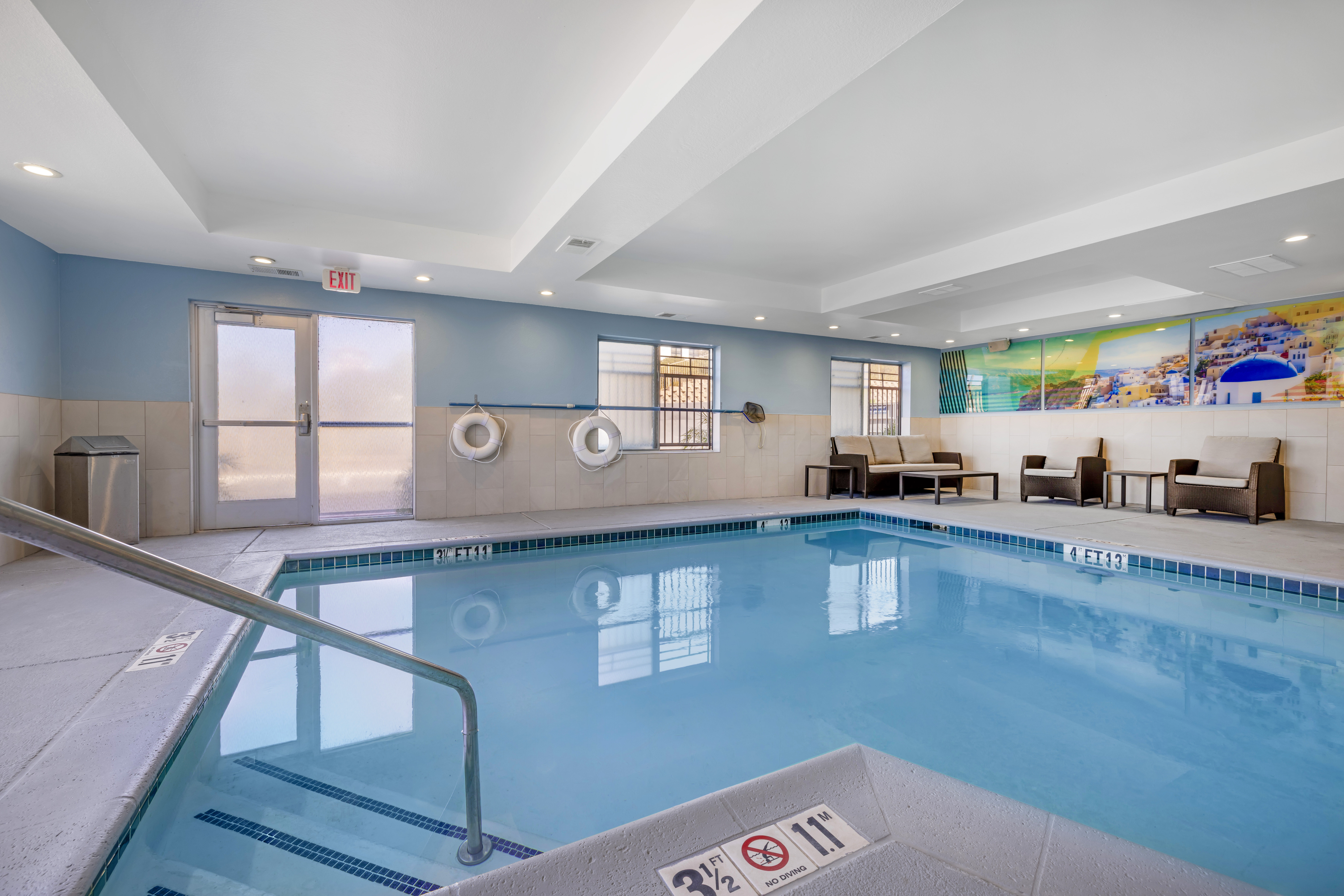 Holiday Inn Express Hotel And Suites Lake Elsinore 32/61