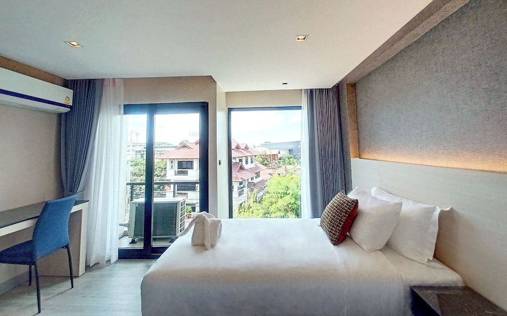 DELUXE, TWIN BEDS