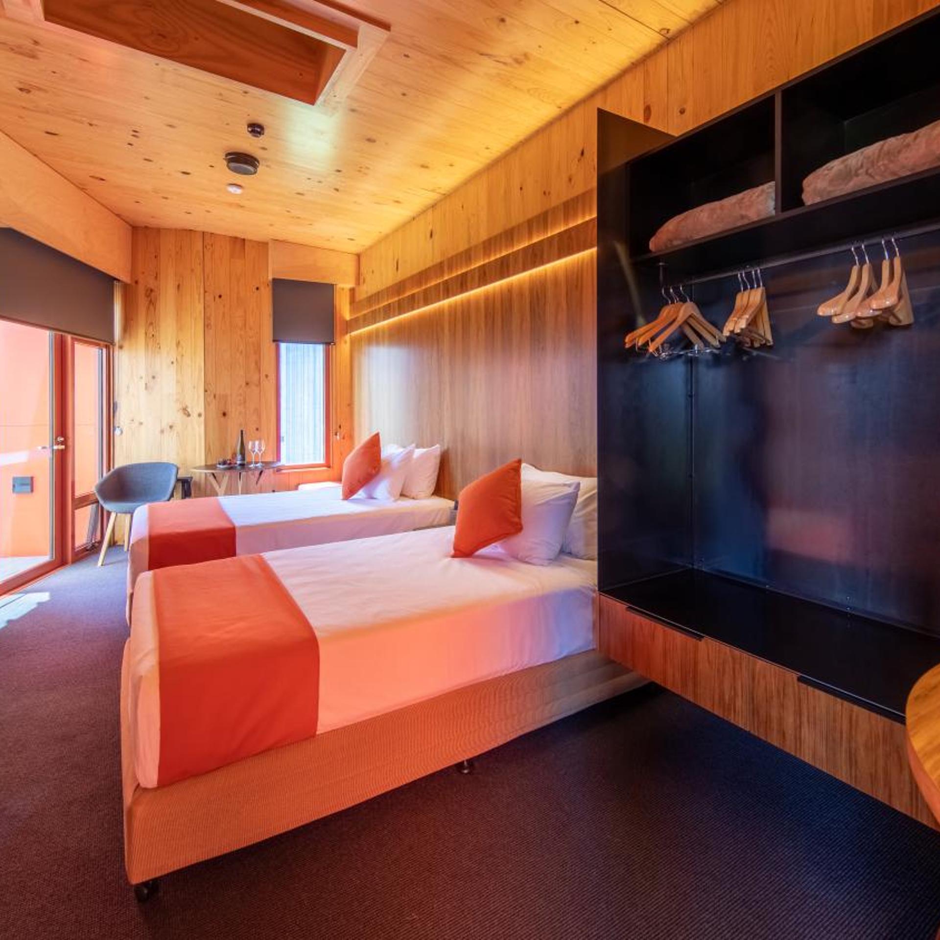 3 Bedrooms, Pavilion, Suite