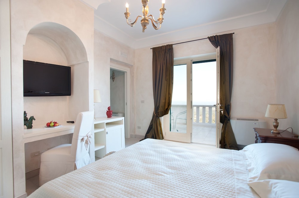 2 BEDROOMS, GRAND, SUITE, DOUBLE BED, 2 BATHROOMS