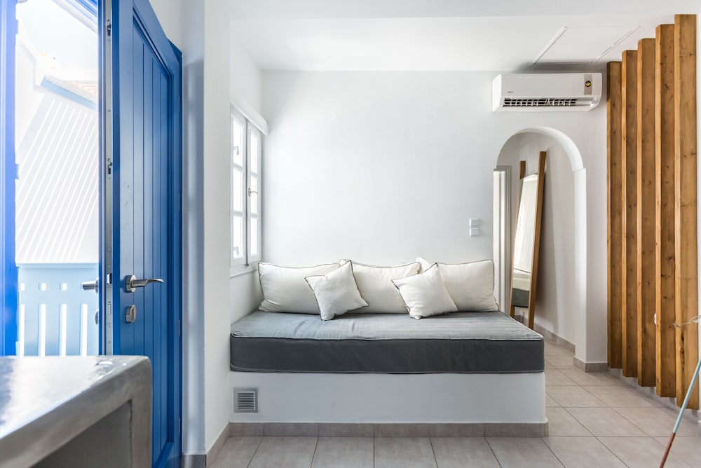 Fanouris Condo 13/22