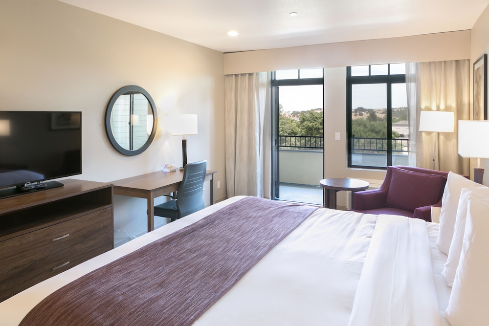 Hotel Siri Downtown - Paso Robles 16/53
