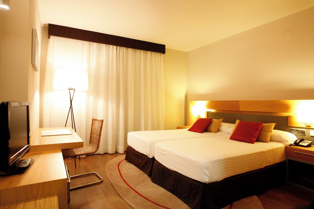 Hotel Guadalmedina 36/53