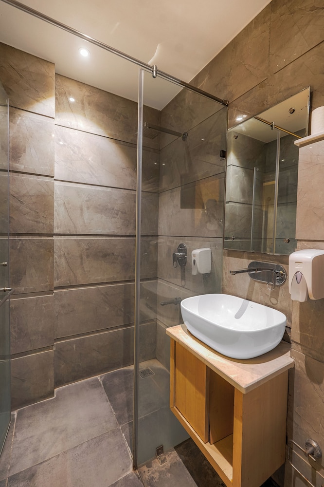 Csjs Inn By Krishna Group Of Hotels 50/50