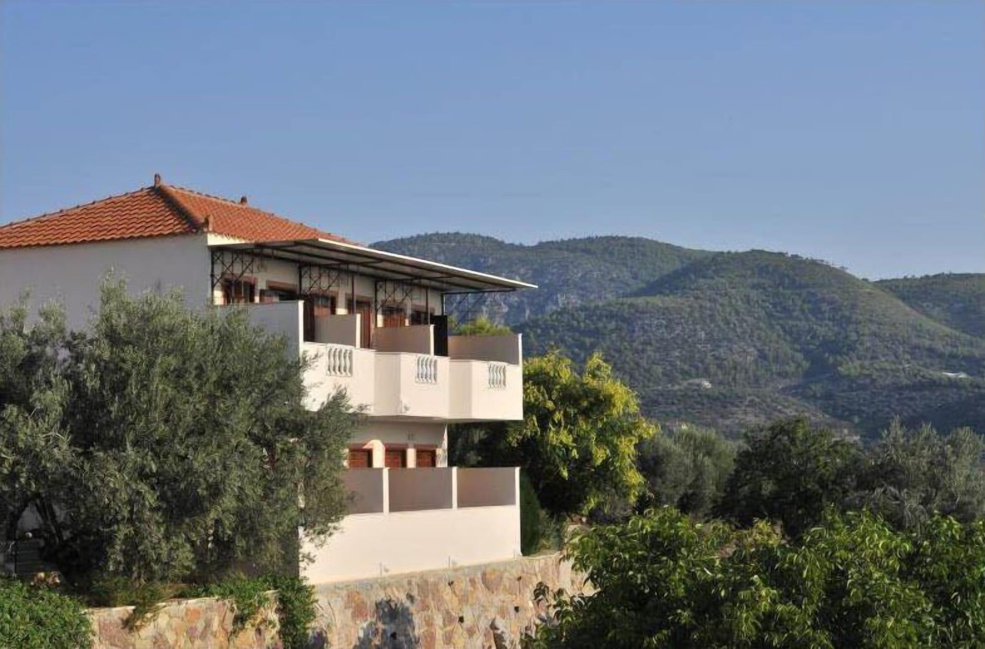 Aristotelis Hotel 8/52