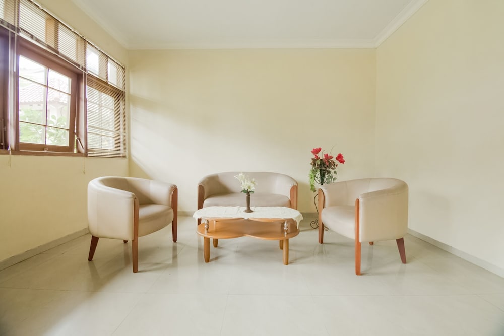 OYO 3335 Wisma Langen Werdhasih 19/28