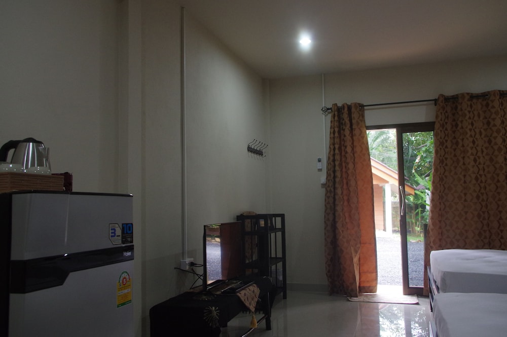 Thai House Beach Resort 50/50