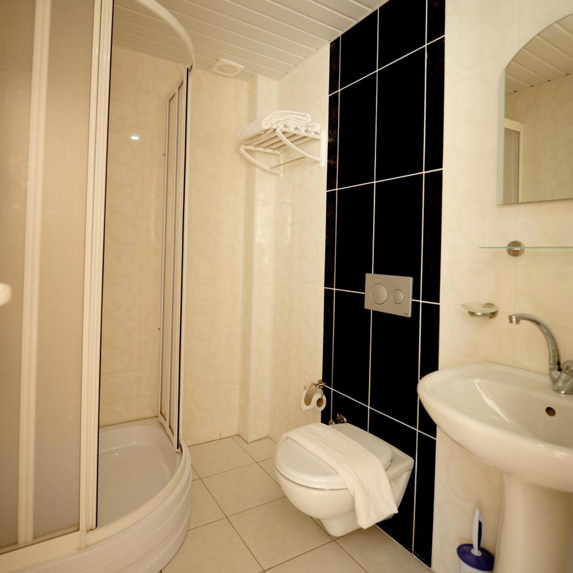 Onder Yildiz Hotel 52/55
