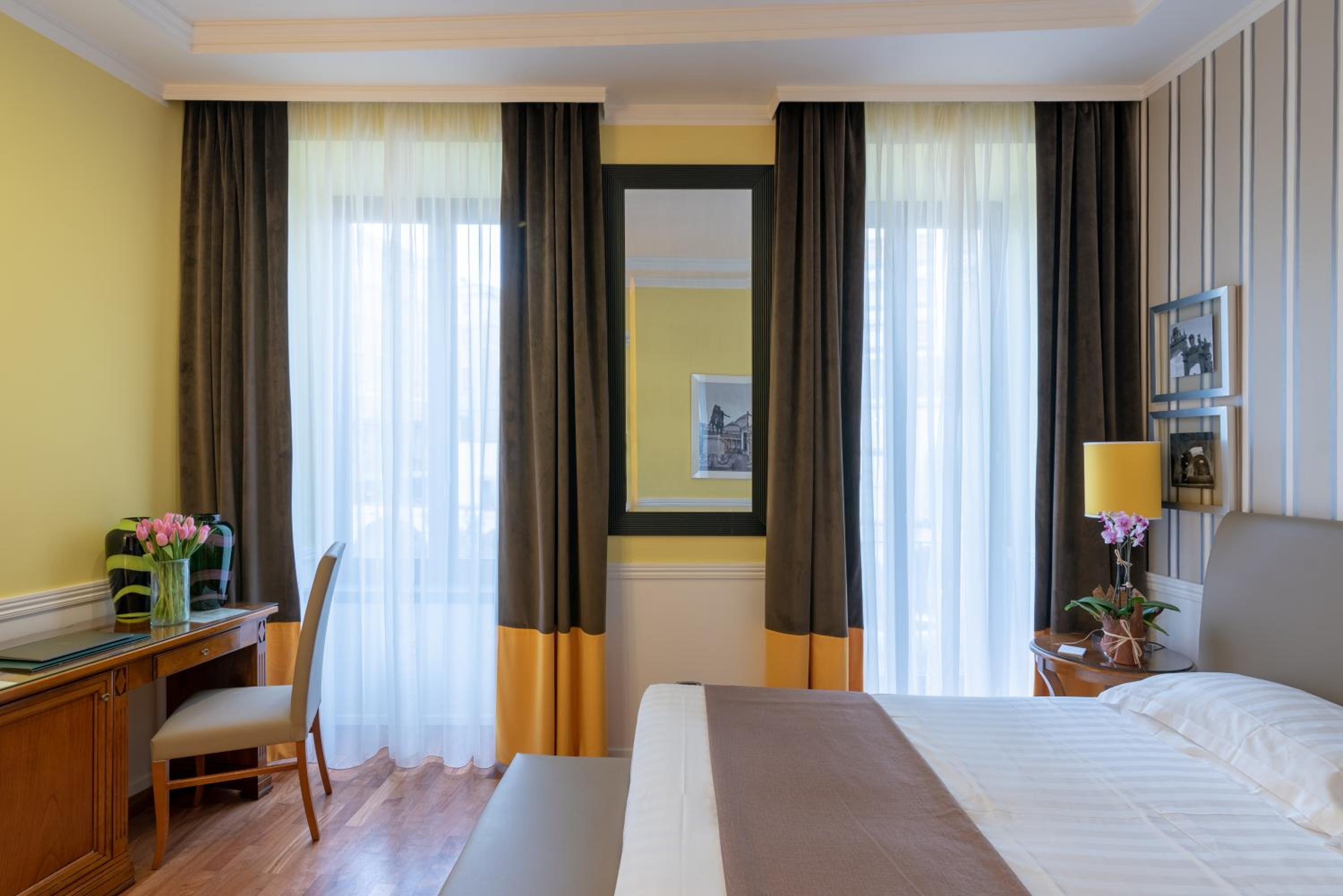 EXECUTIVE, DOUBLE BED