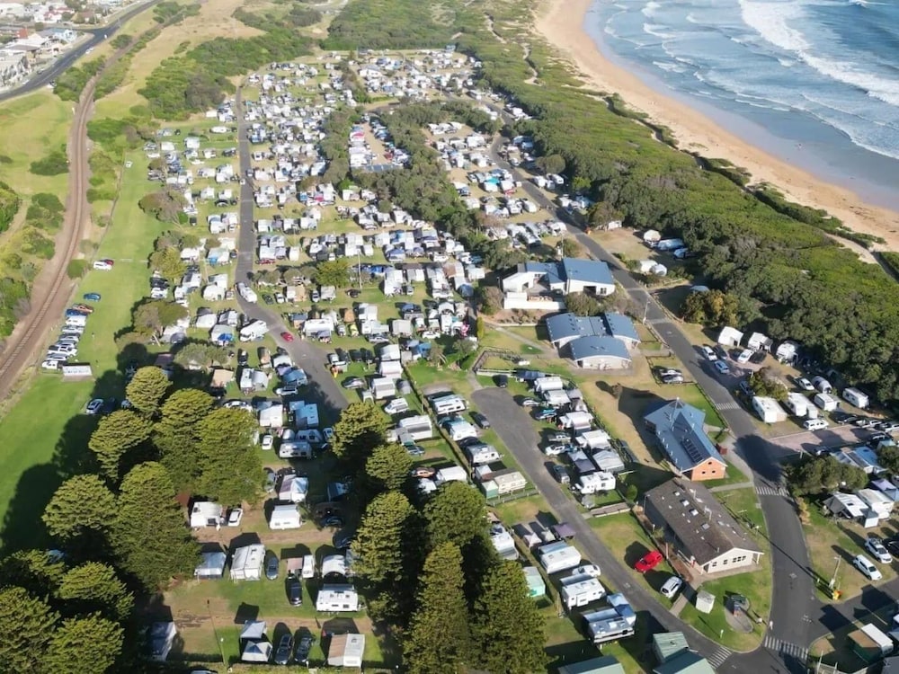 SURFSIDE HOLIDAY PARK 40/50