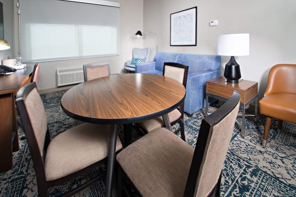 FOUR POINTS BY SHERATON HOUSTON INTERCONTINENTAL AIRPORT 38/39