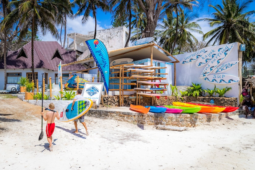 Nomad Beach Resort 57/76