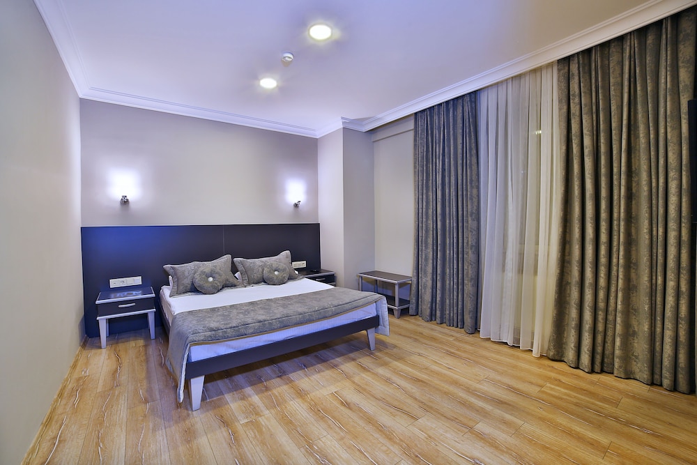 The Hera Premium Hotels 24/49