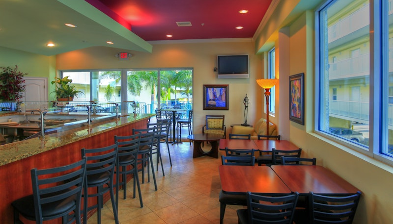 Sunset Vistas Beachfront Suites 7/14
