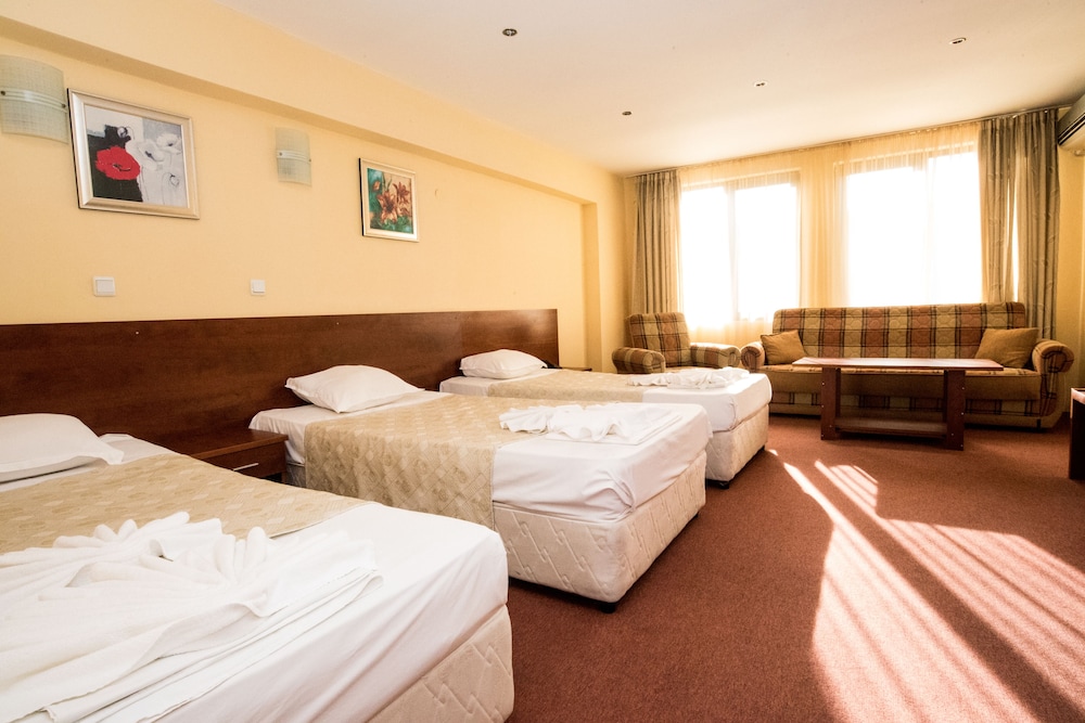 Avenue Hotel 24/50