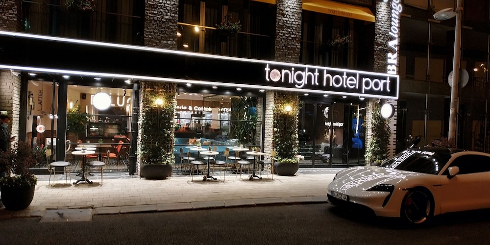 Tonight Hotel Port 35/44