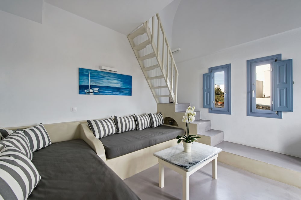 Apanemo Hotel and Suites 40/59