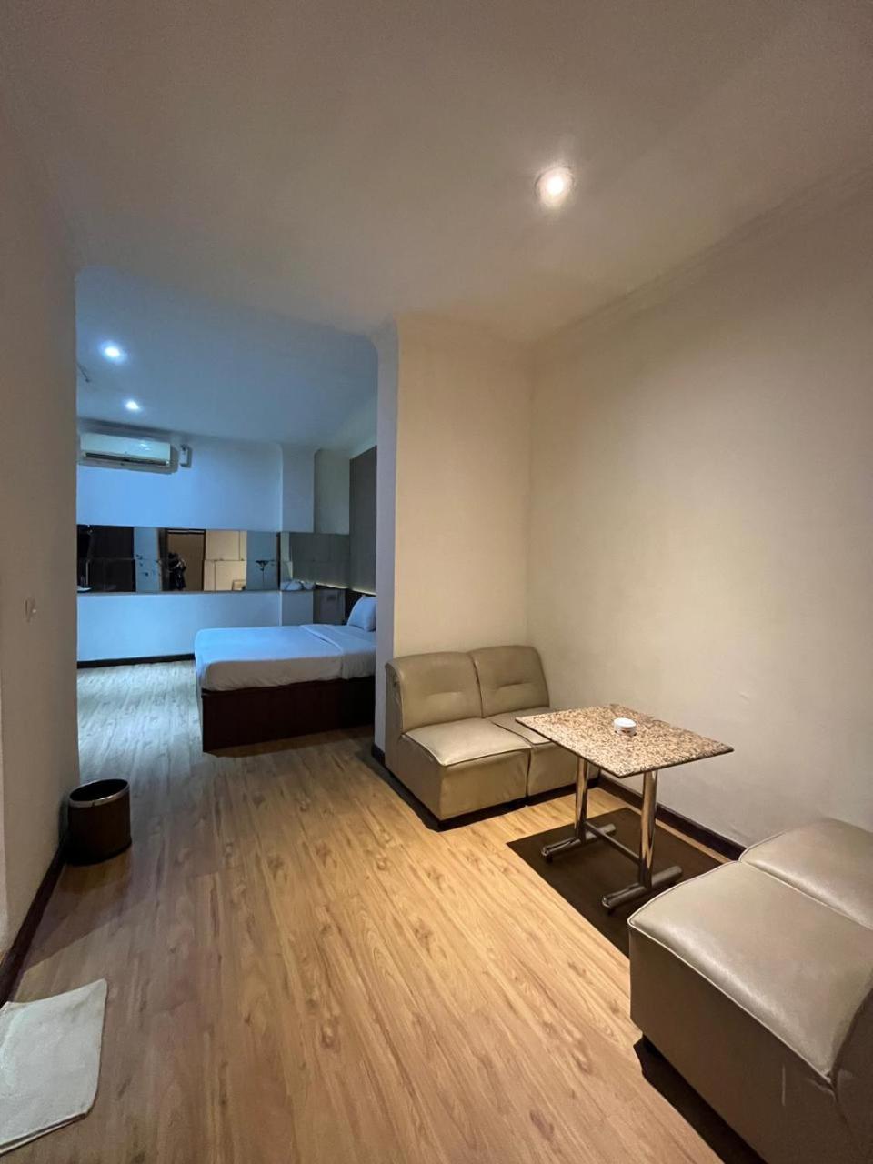 Hotel Aruni Ancol 25/50