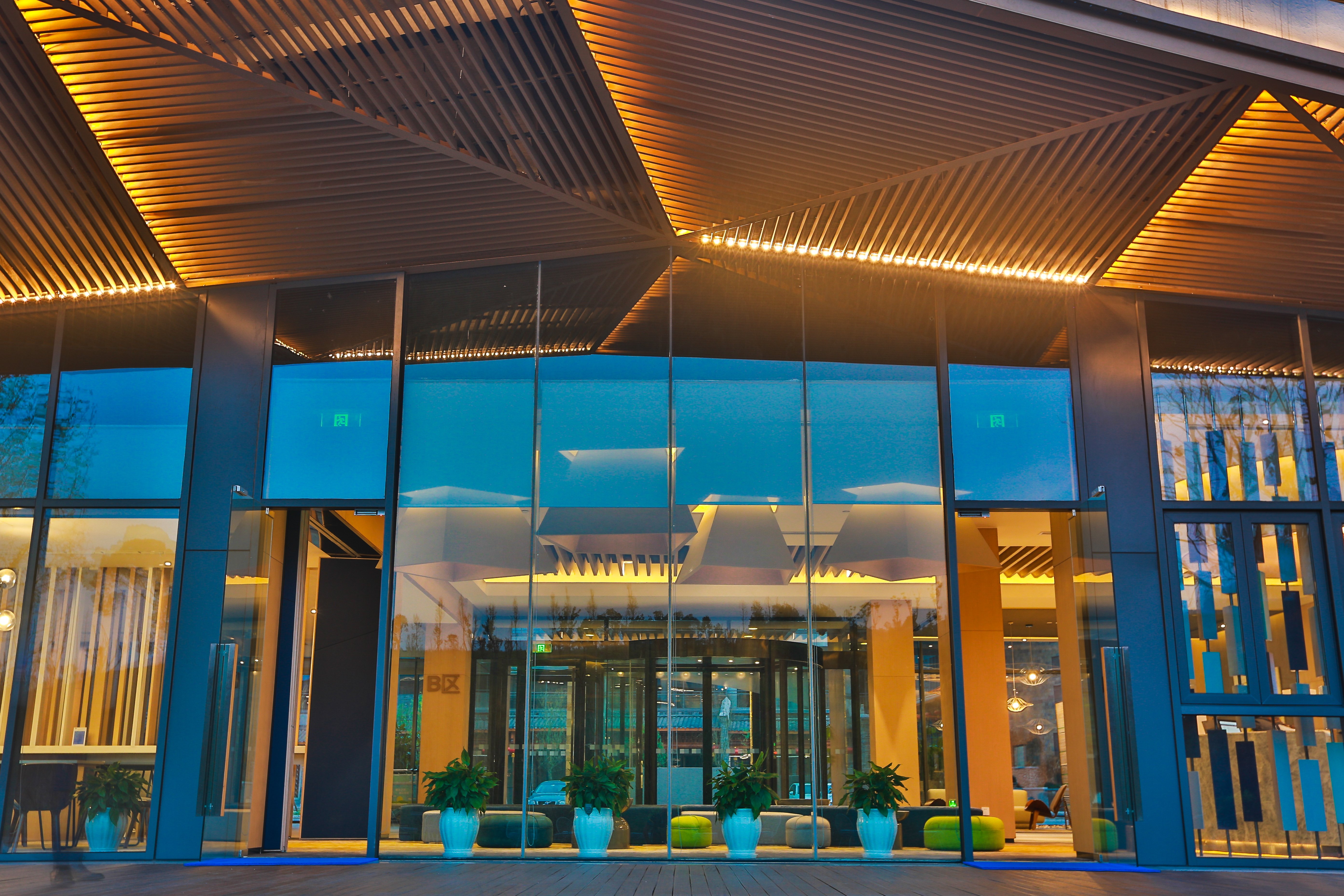 HOLIDAY INN EXPRESS EMEI MOUNTAIN 34/69
